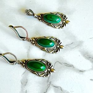 Silver and malachite earrings and pendant set